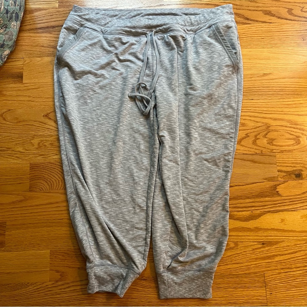 Athleta Techie Jogger Cropped Capri sweatpants size 1X